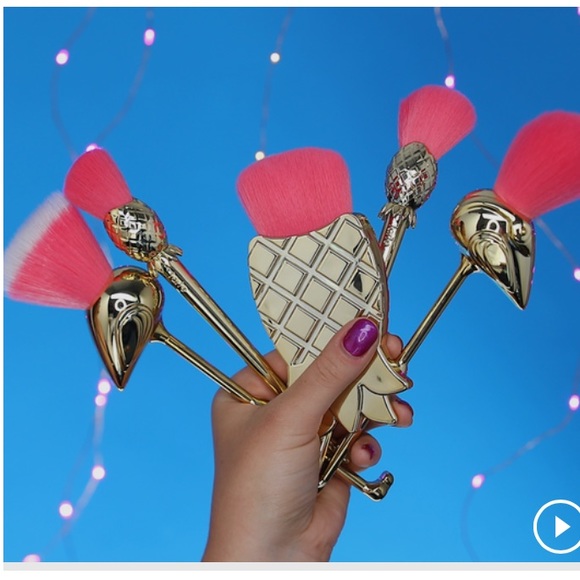 🎉HP🍍Tarte Let’s Flamingle Brush Set🦩 - Picture 2 of 5